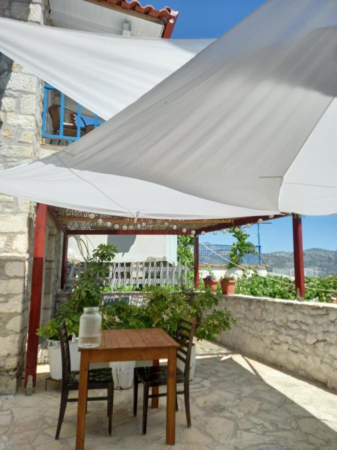 Amphora Guesthouse Himarë Exterior foto