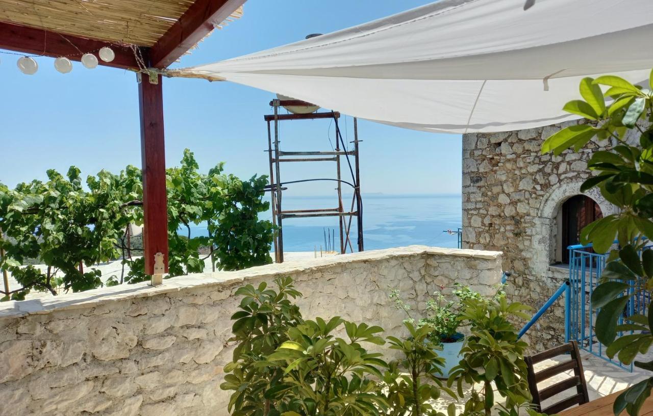 Amphora Guesthouse Himarë Exterior foto