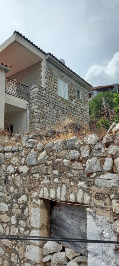Amphora Guesthouse Himarë Exterior foto