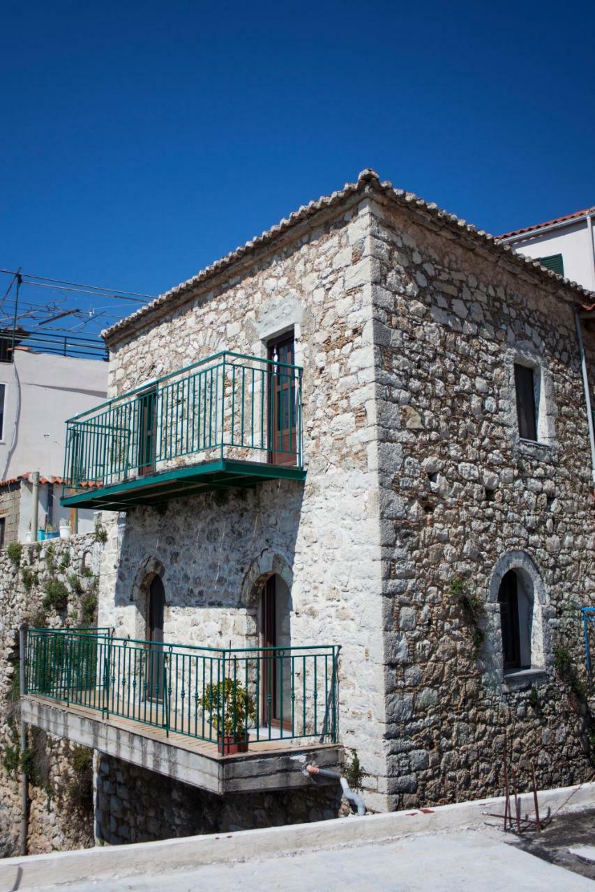 Amphora Guesthouse Himarë Exterior foto